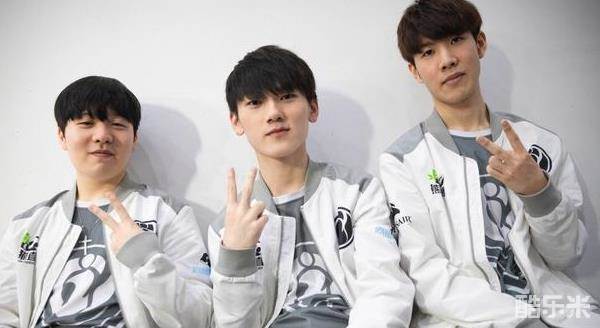 次露面都容 次露面都容