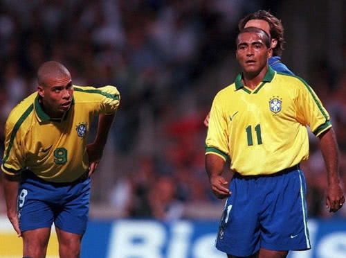 而不是靠他 而不是靠他